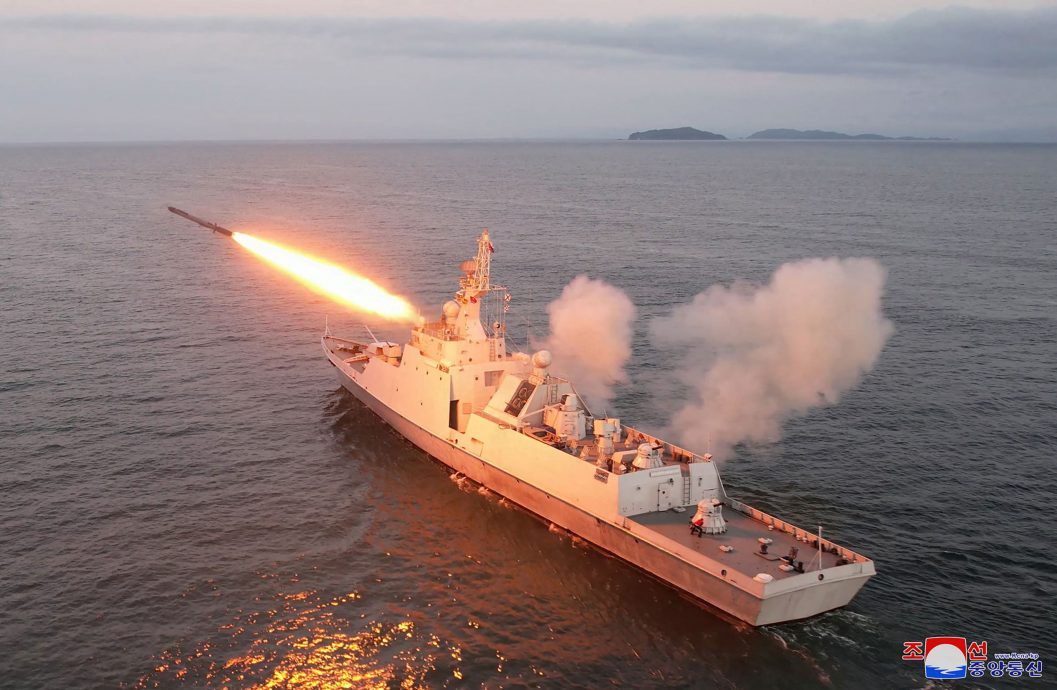 韩美联演启动之际 金正恩视察战略巡航导弹发射　 