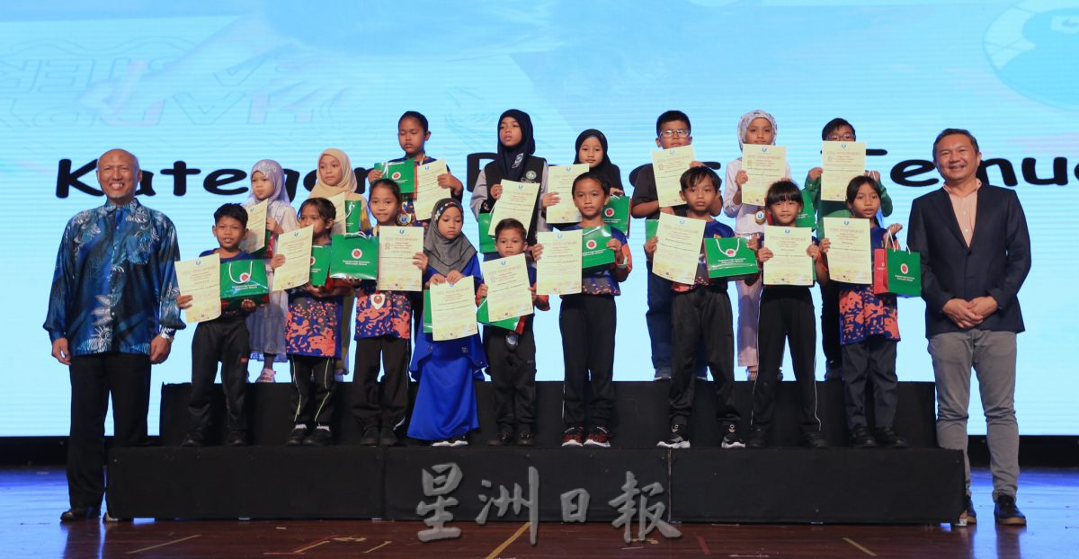 黄思汉出席2023年国际母语日作文绘画比赛颁奖典礼