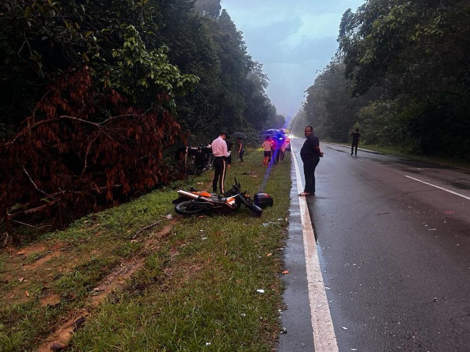 （已签发）柔：峇株至丰盛港路发生车祸  1摩托车骑士当场死亡