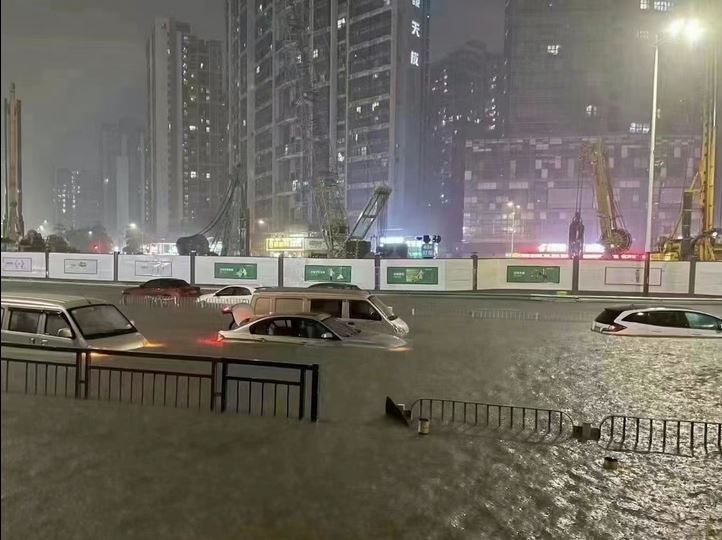 中国深圳遭遇70多年有记录以来最强暴雨  打破4项极值