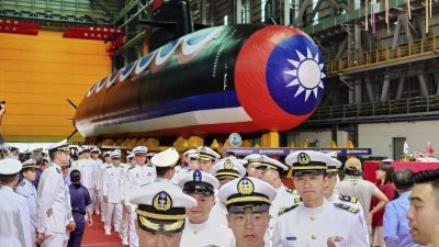 台湾第一自制潜舰下水  “做到了不可能任务”