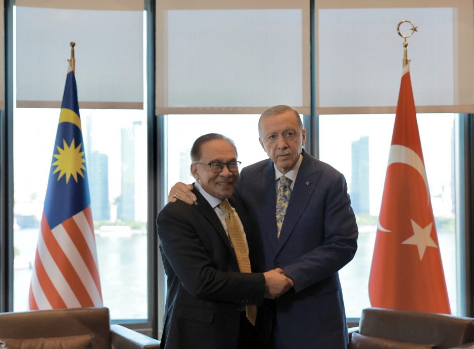 安华与土耳其总统会晤