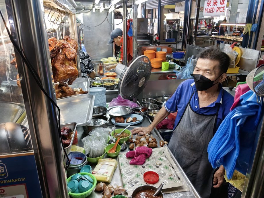 小贩：袋装食油难找 盼直接送油代替津贴