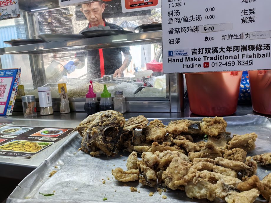 小贩：袋装食油难找 盼直接送油代替津贴