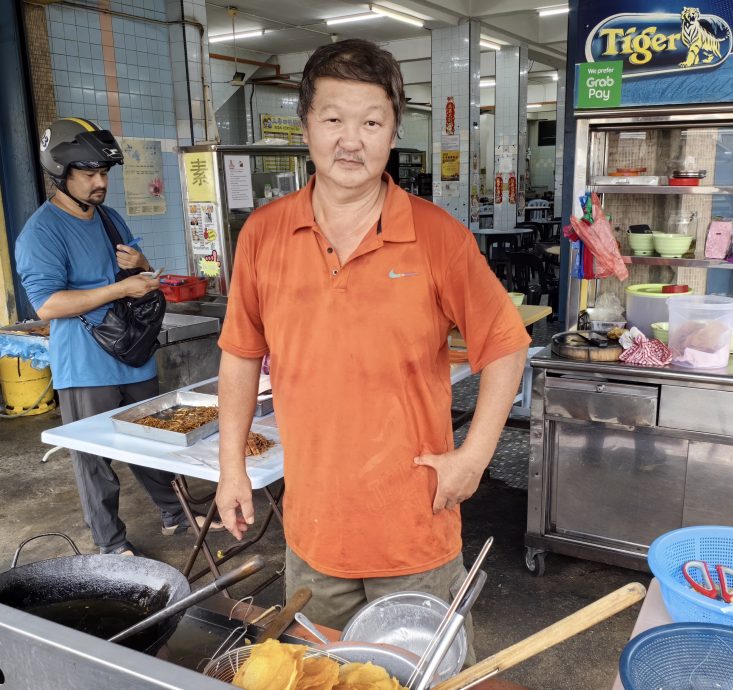 小贩：袋装食油难找 盼直接送油代替津贴