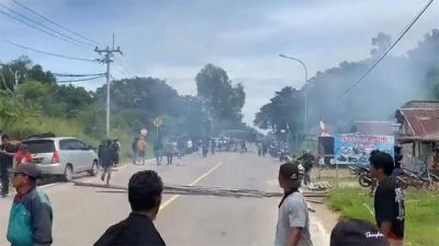 巴淡反迫迁示威酿暴动 印尼派数百镇暴警察