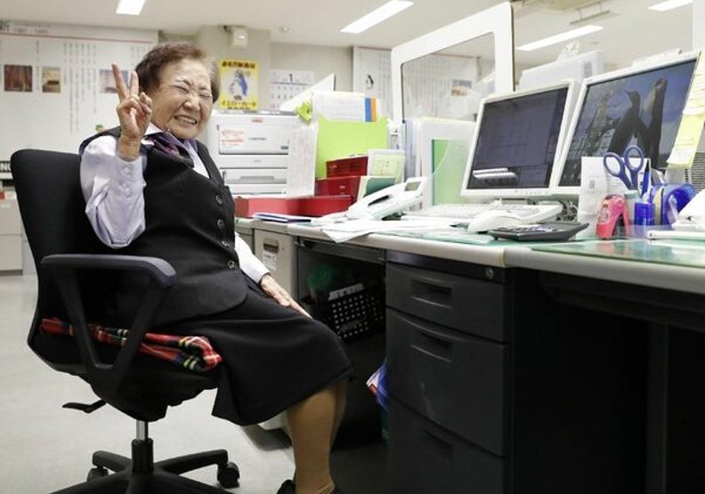拼盘／ 健力氏纪录认证“全球最高龄主管”！93岁日本OL：工作让我有被需要的快乐 何必退休？