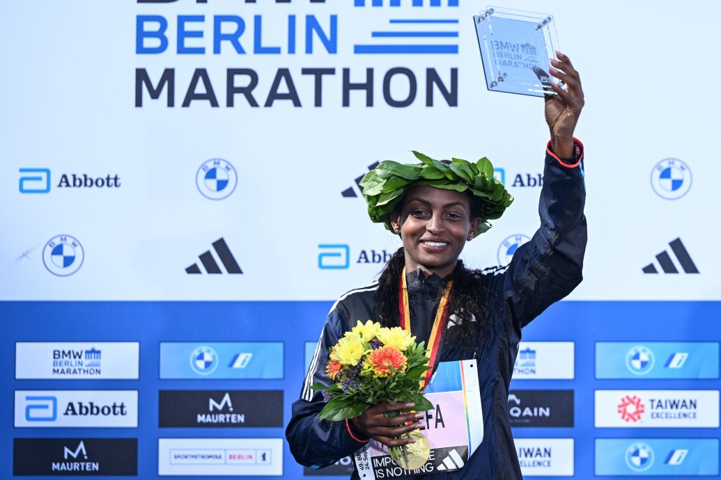 柏林马拉松|男女冠军双双卫冕成功  阿瑟法还破女子世界纪录