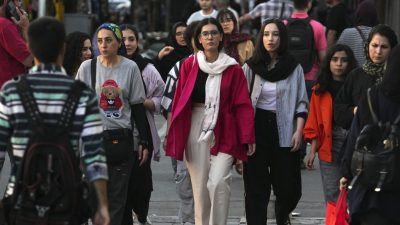 伊朗严管女性穿著 不符规定可关10年