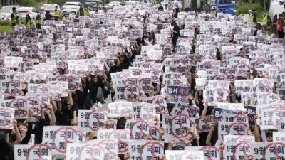 国会21日投票修正法案  2万韩国教师集会争取权益保障