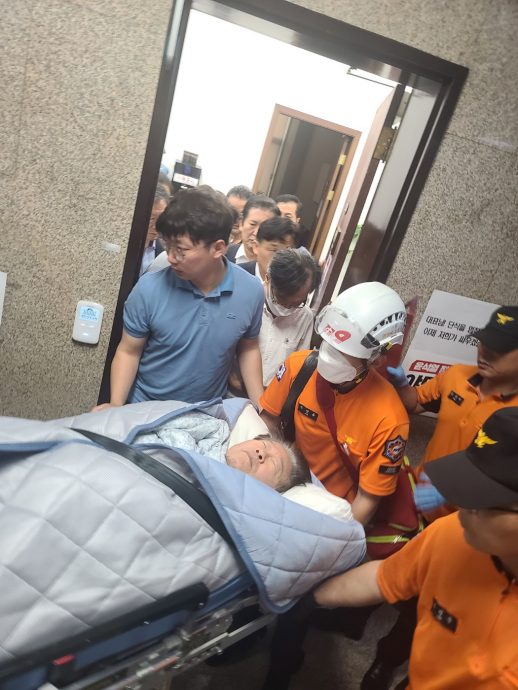 绝食第19天 韩最大在野党党首因健康恶化被紧急送医