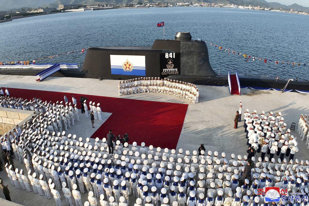金正恩主持下水仪式！　朝鲜发布新型「战术核攻击潜舰」