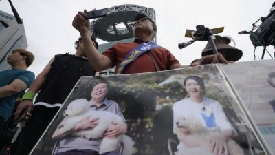 韩国准备立法禁吃狗肉 获爱狗的第一家庭力挺