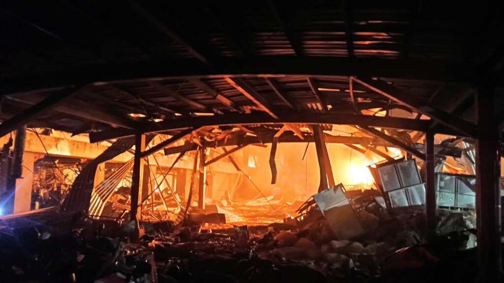 高球工廠連串爆炸97死傷 1消防員殉職10人失聯