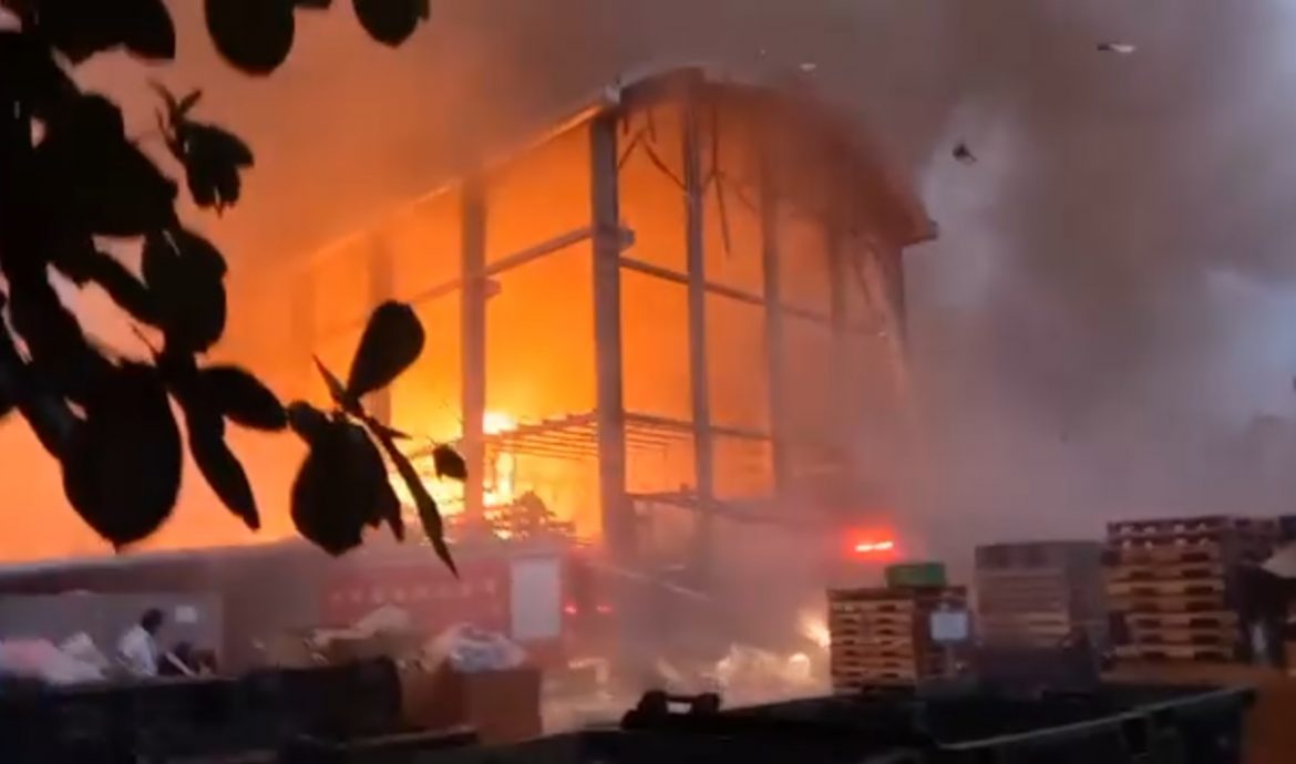 高球工厂连串爆炸97死伤 1消防员殉职10人失联