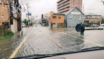 鸳鸯台风今登陆日本！ “致灾性豪雨”砸关东  恐怖山崩画面曝