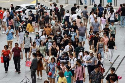 新加坡总人口增5％至592万人 满65岁公民占近20%
