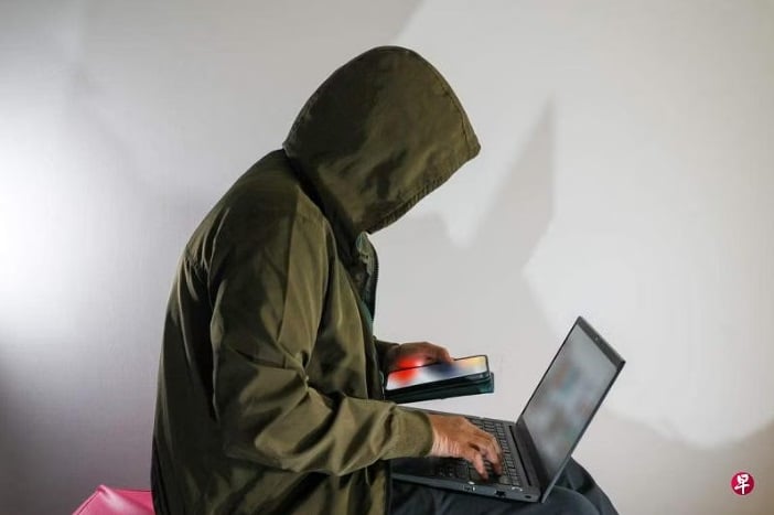 （已签发）柔：狮城二三事：10人涉恶意软件盗户头案  落网者包括16岁少年