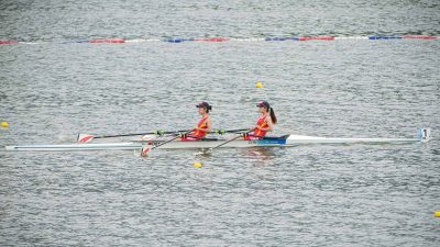 称霸赛艇女轻量级双人双桨    中国抢下杭州亚运第一金