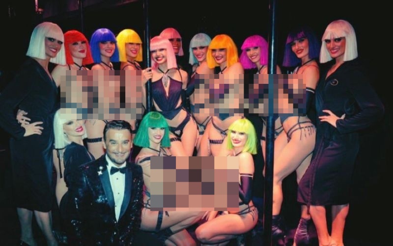 Lisa疯马秀脱剩内衣丁字裤 Jisoo害羞不敢看！