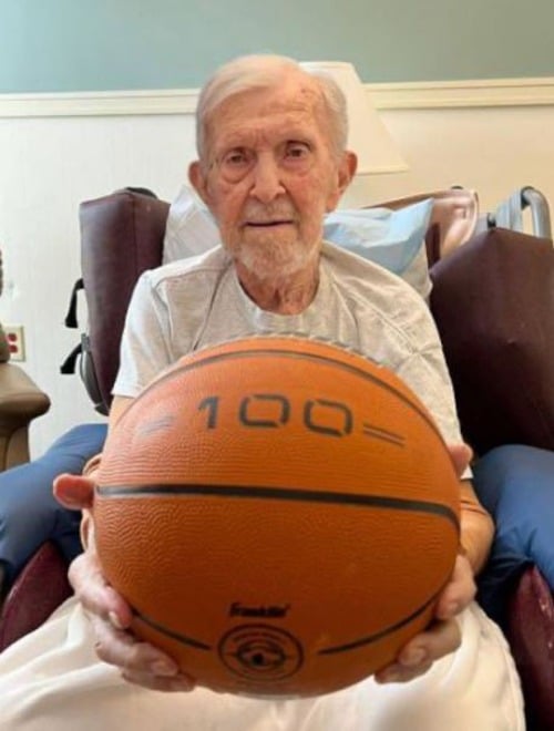 NBA最年长前球员去世  冯涅达享年101岁