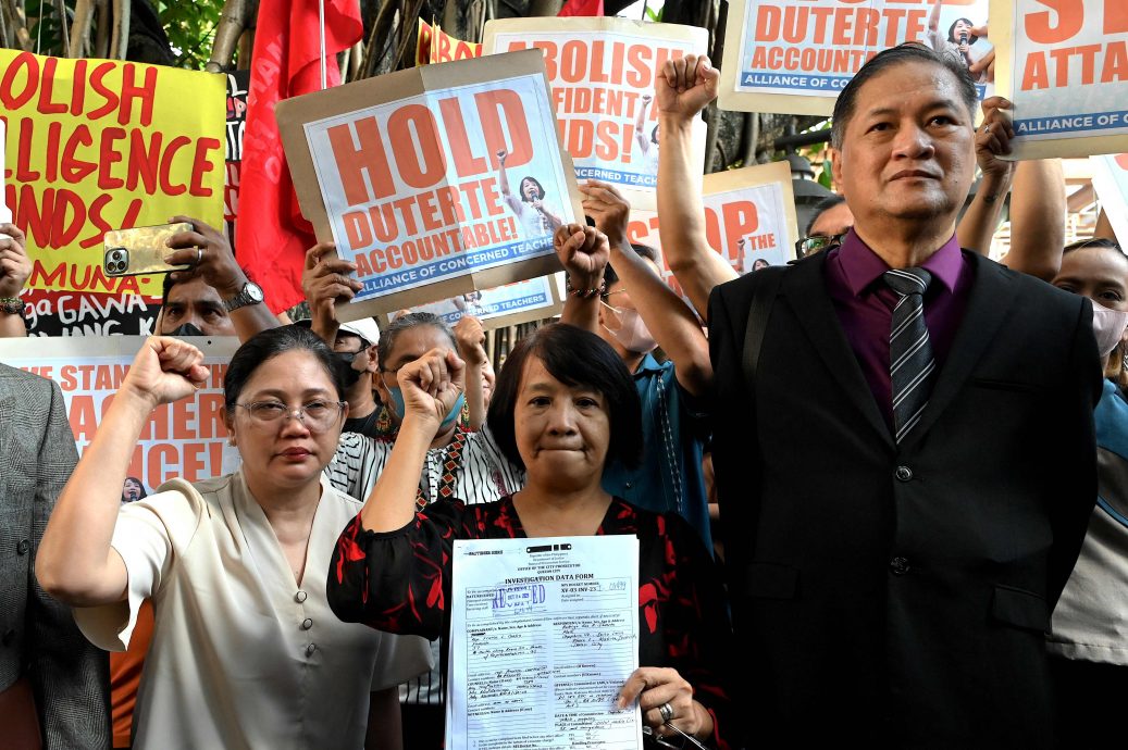 “他说要杀死我这个共产分子”菲律宾女议员怒告杜特尔特