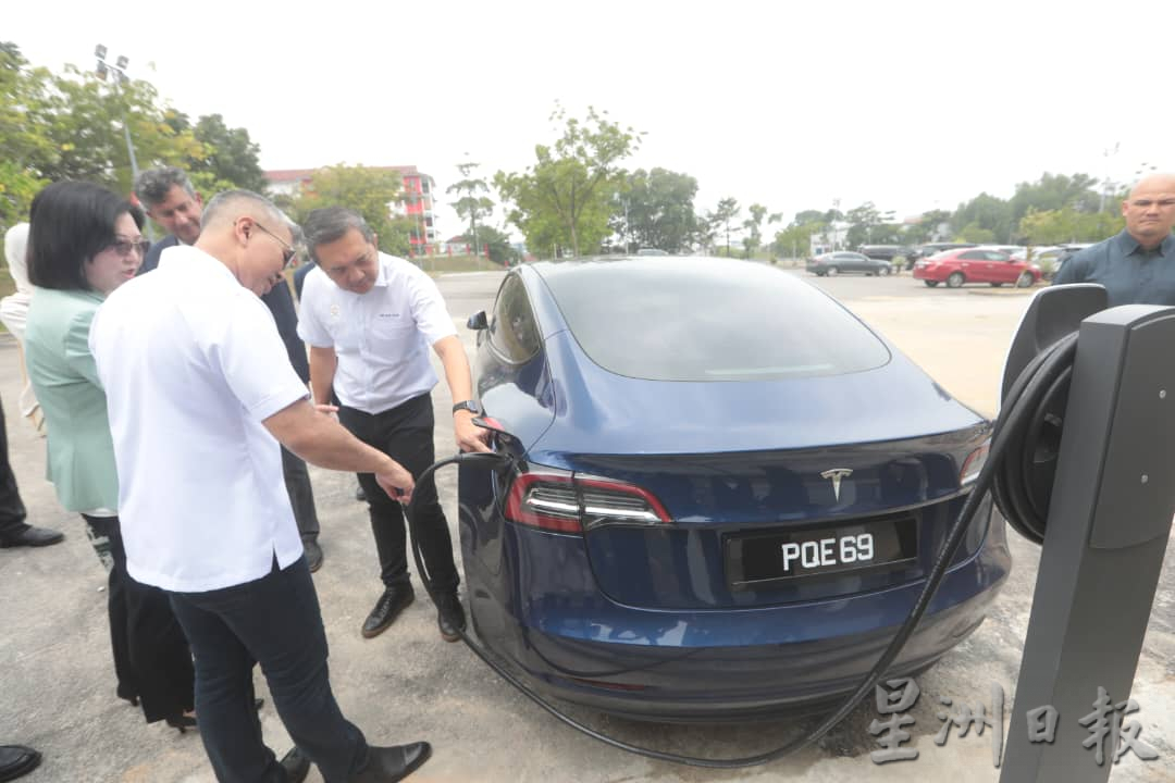 “让人人有部电动车”  赛夫鲁：针对性津贴与财务协助达标