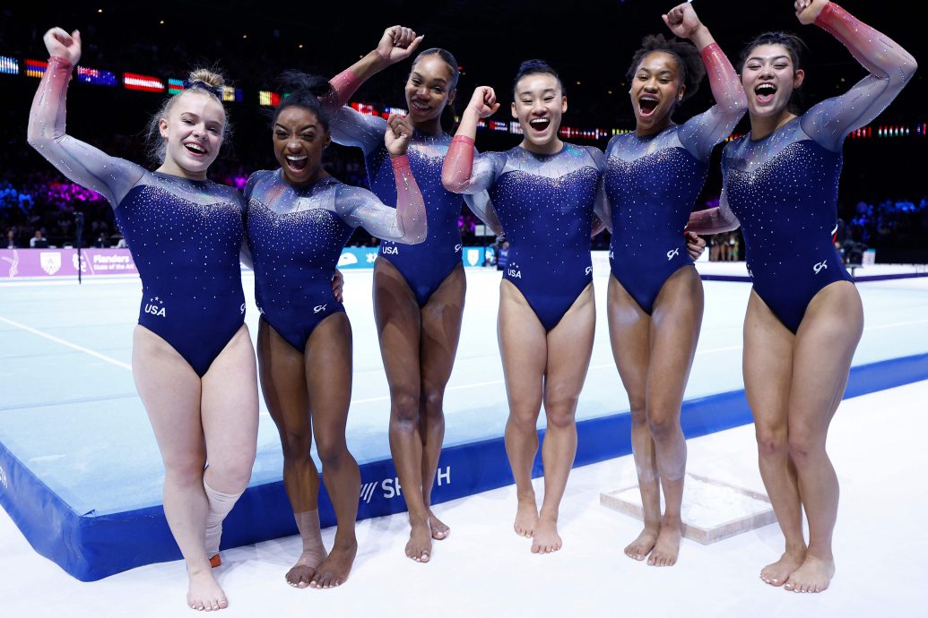 世界器械操锦标赛| 美国女团7连冠  拜尔斯复出获第20世冠