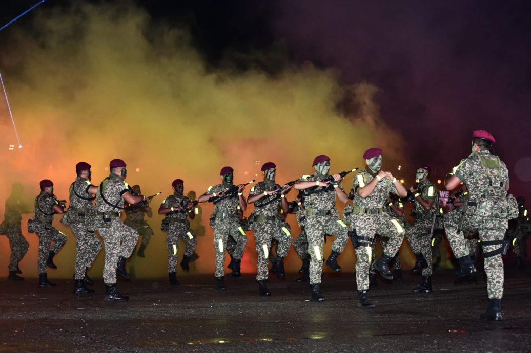 东;大马皇家陆军军操表演(TATU)将在10月6日（星期五）晚上8时在瓜登苏丹依斯迈纳斯鲁丁体育场举行，入场免费。