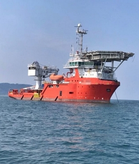 东：大马海事执法机构（APMM）在登州甘玛挽扣留一艘企图在我国海域非法停泊的巴拿马船。