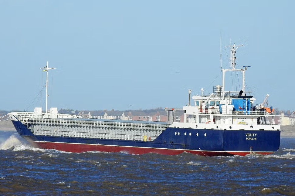 两艘货船北海相撞 数人失踪