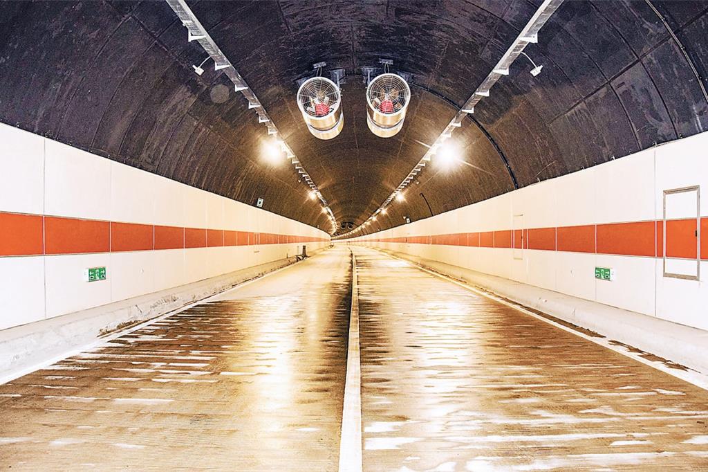 中企总承包“零渗漏” 南亚首条水下隧道建成通车