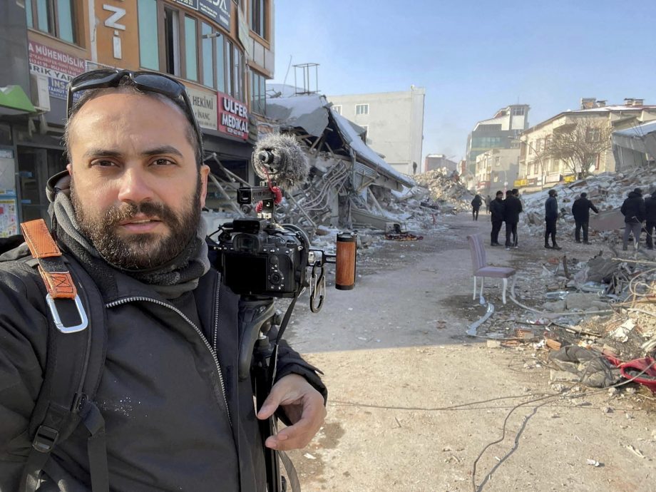 以色列朝黎巴嫩边境开砲！路透摄影记者遭炸身亡、6记者受伤