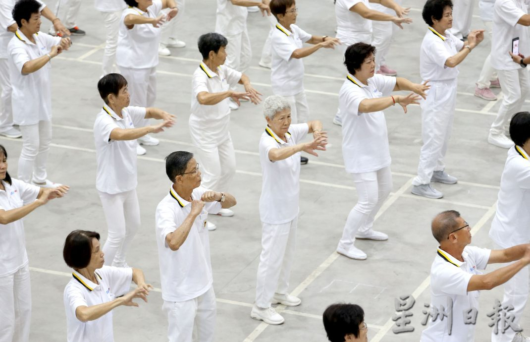 全霹太极气功十八式大汇操 500人齐耍太极