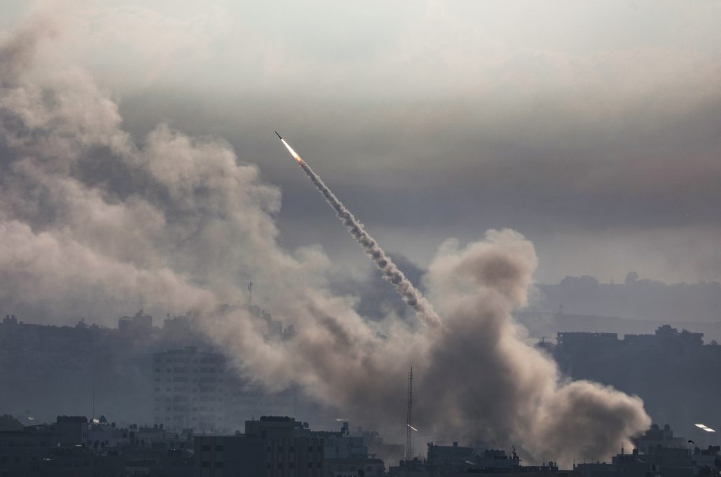 哈马斯突袭发射5000枚火箭 以色列进入战争状态