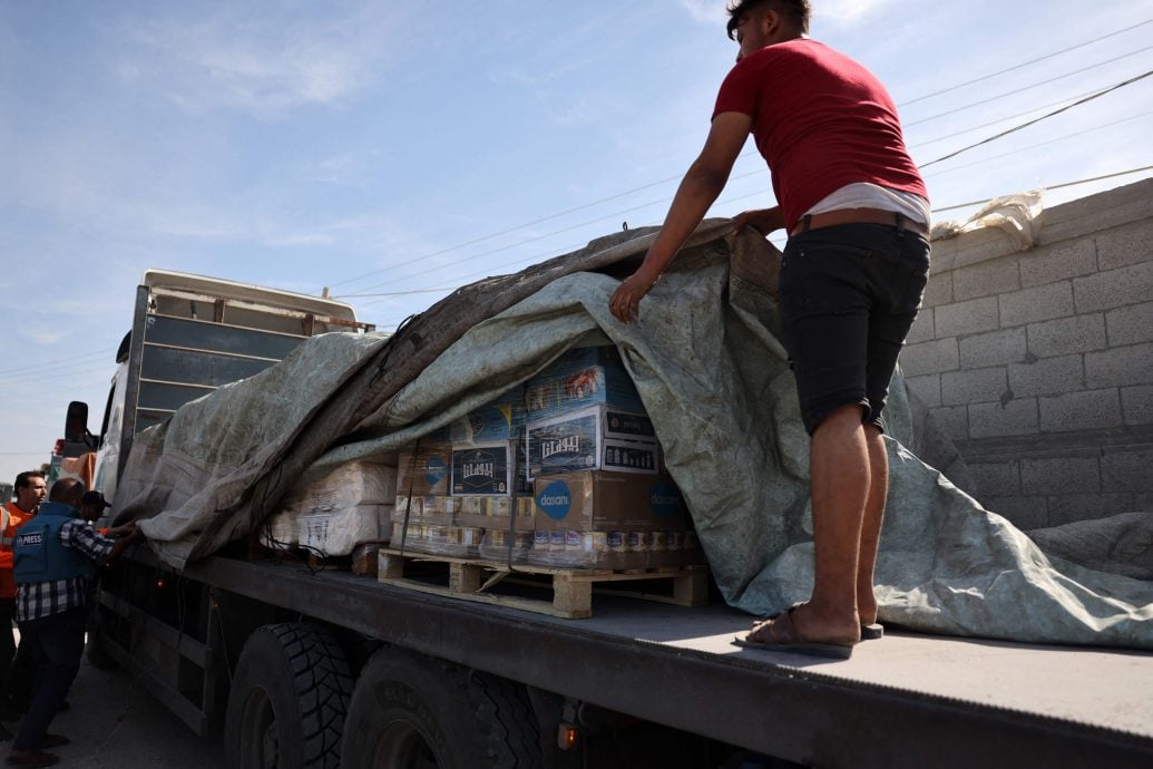拉法口岸开放 20辆人道主义援助车辆进入加沙地带