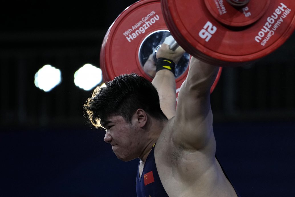 杭州亚运会举重| 男109公斤级逆袭世冠  刘焕华体重未“达百”夺金