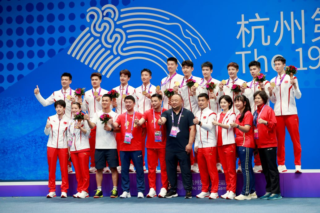 杭州亚运会羽球男团决赛|李诗沣吹响中国绝地大翻盘号角  “落后下赢球我才能成长”