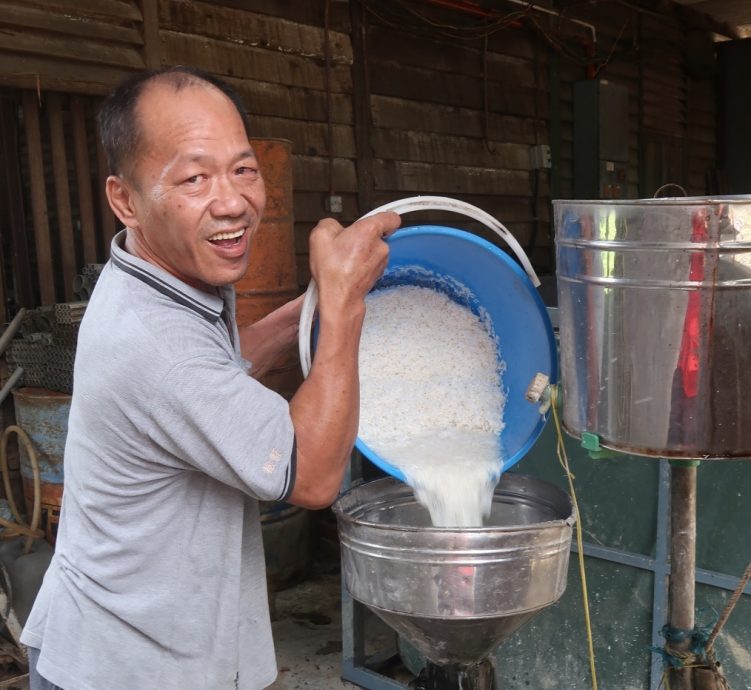 柔︰食客指路︰陆记手工老鼠粉，三合港飘香70年