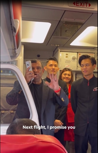 视频|东尼承诺请乘客飞机餐 “待亚航恢复元气！”