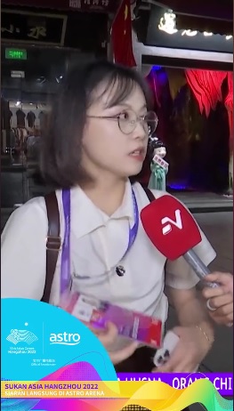 视频|中国女记者说流利马来语 网民：“我马来文考试不及格”