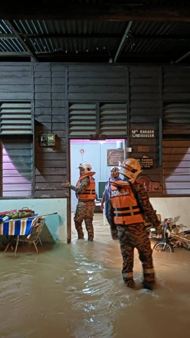 豪雨来袭四小时三地水灾 霹救援队265风险区待命