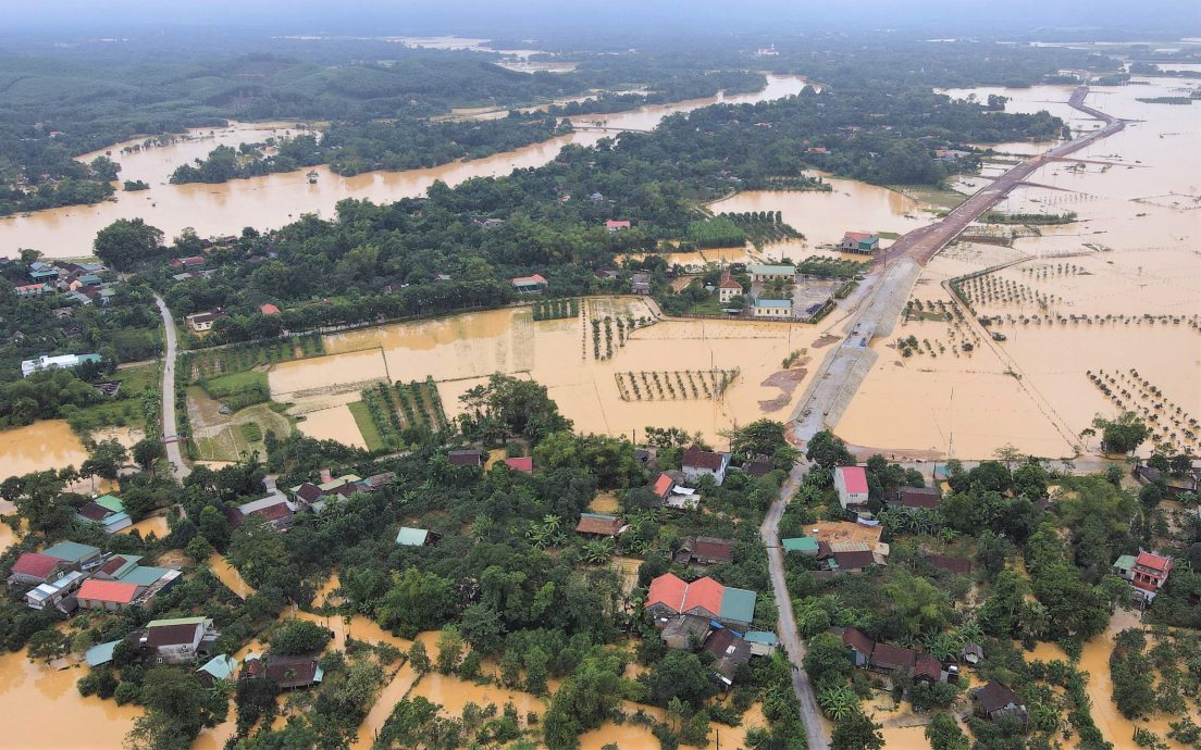越南洪水与暴雨淹没房屋道路至少3死 