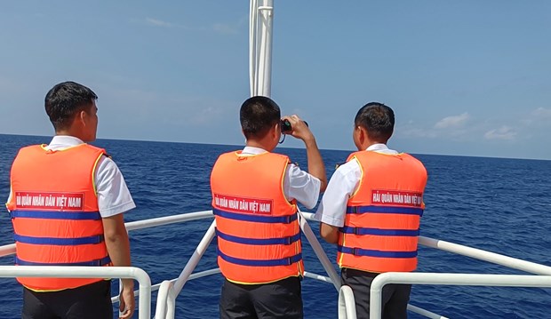 越南渔船南中国海沉没 两人死13人失踪