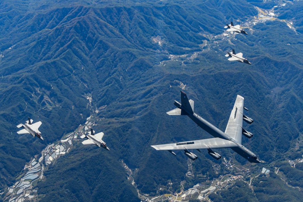 韩媒：美日韩将在半岛周边首次举行联合空中军演