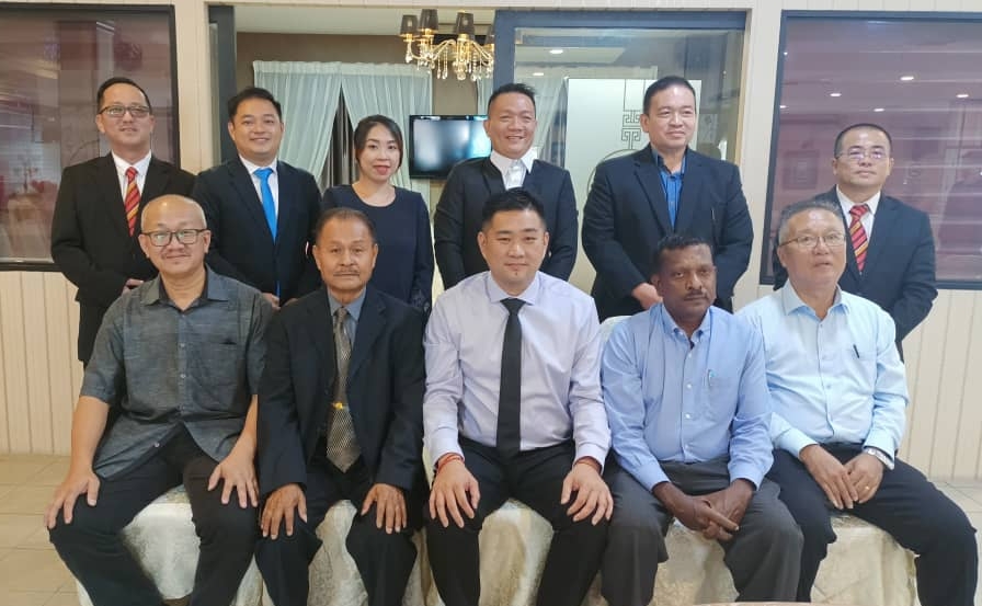 （大北马）民政党10名华裔市县议员宣誓就任。
