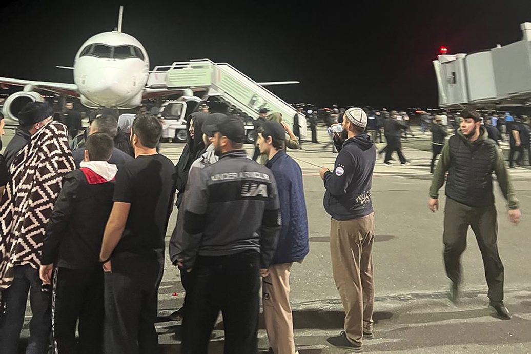 （视频）达吉斯坦反以示威者闯机场跑道找以色列人　逾20人受伤 