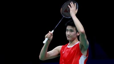 杭州亚运会羽球男团 | 李诗沣力克斯里坎  中国1比2印度