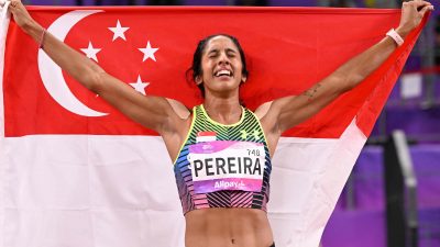 杭州亚运会田径赛 | 勇夺女子200公尺金牌 维罗尼卡成新加坡第一人