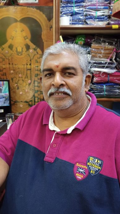 东：外劳无牌兜售和网卖的激烈竞争，印度传统服饰销量大跌。